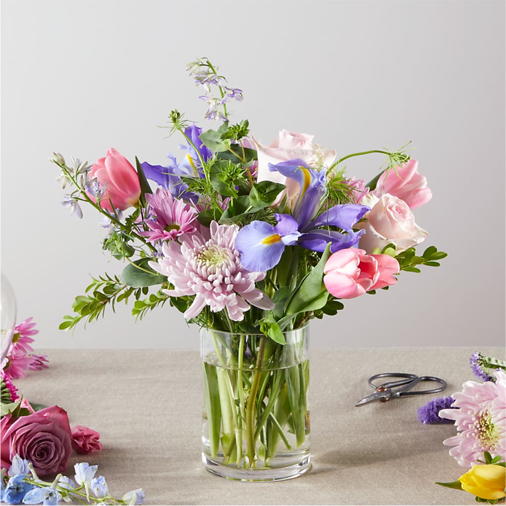 Pastel Tradition - A Florist Original – MIDTOWN FLORIST, Kenosha WI