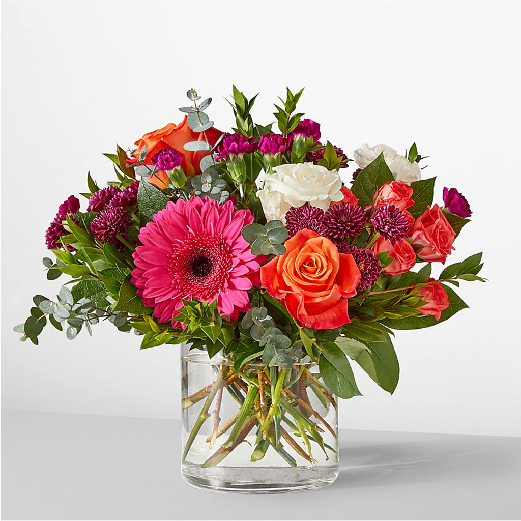 Smell the Roses Bouquet –  Aiello Mid-town Florist INC, Kenosha WI