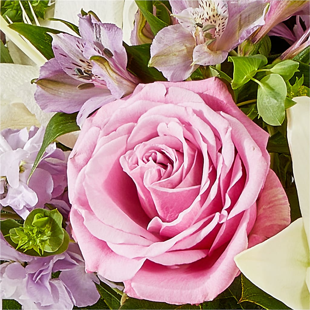 Daydreamer Bouquet –  Aiello Mid-town Florist, Kenosha WI
